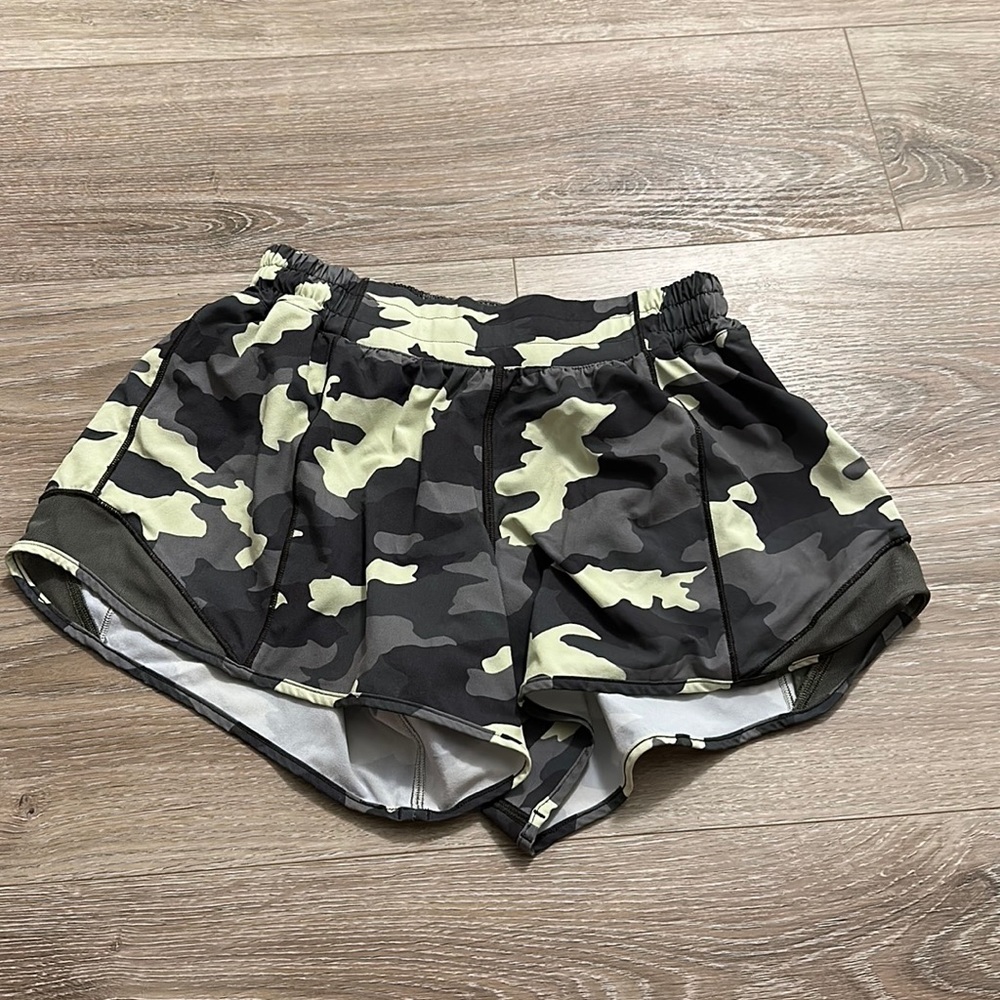 Lululemon Hotty hot camo